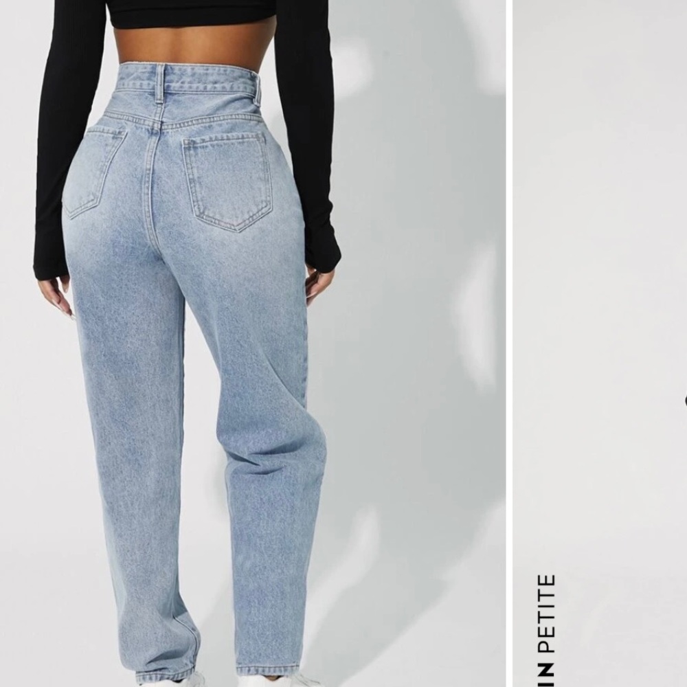 LIGHT WASH STRAIGHT LEG SHEIN JEANS